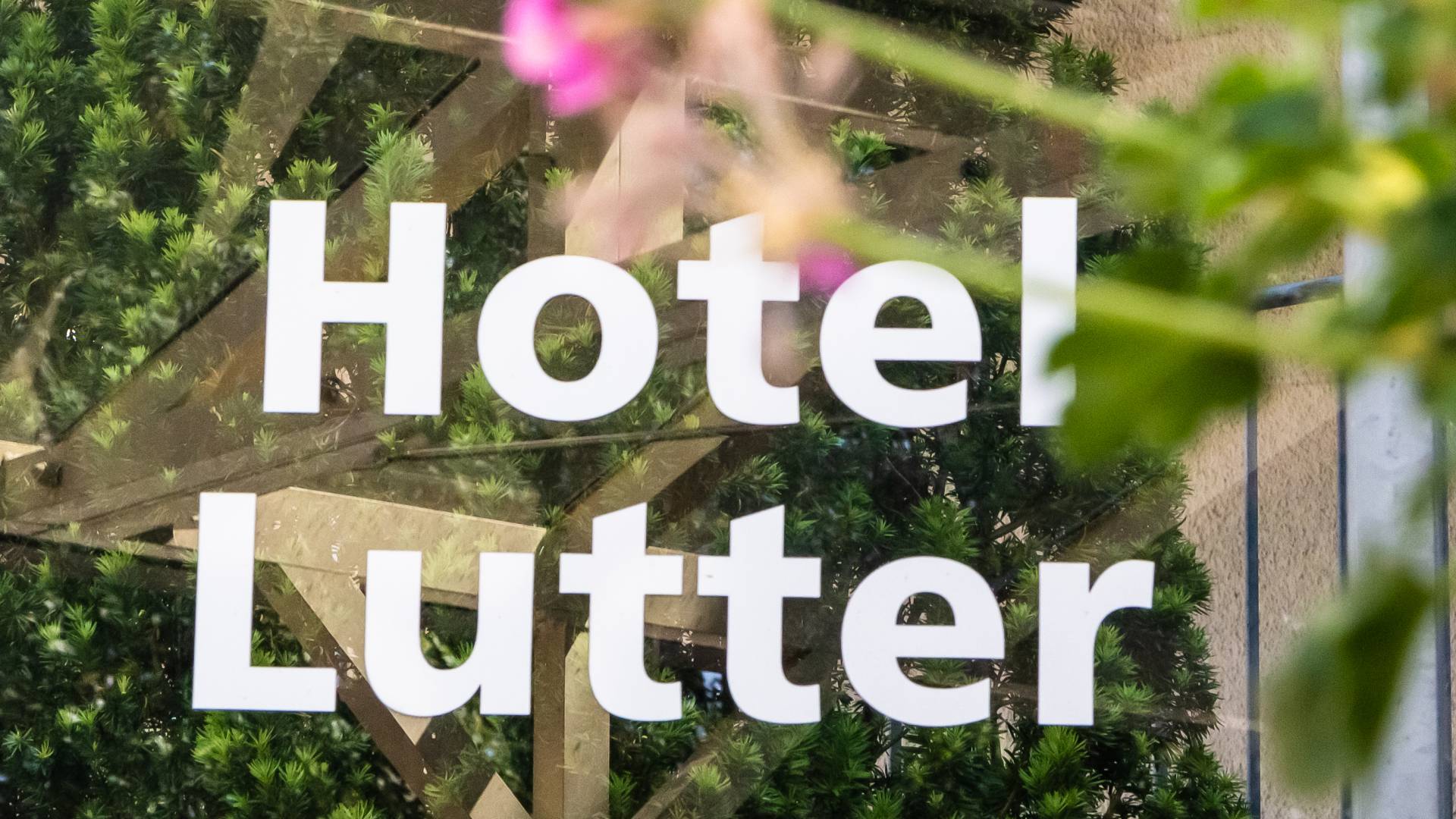 Schriftzug Hotel Lutter